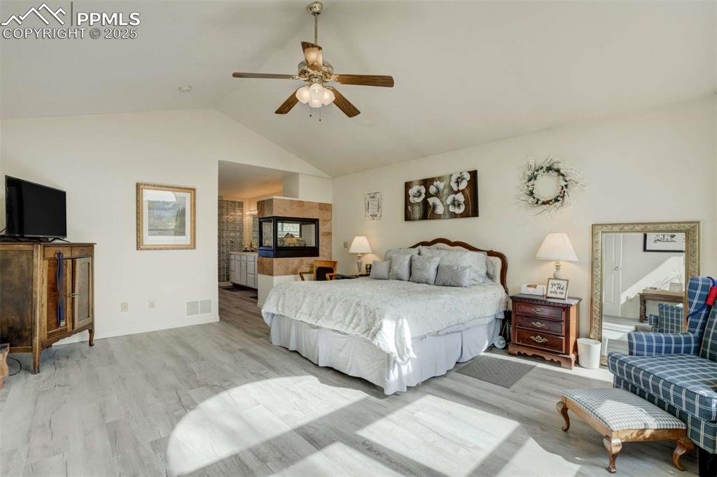 Image 27 of 49: Bedroom