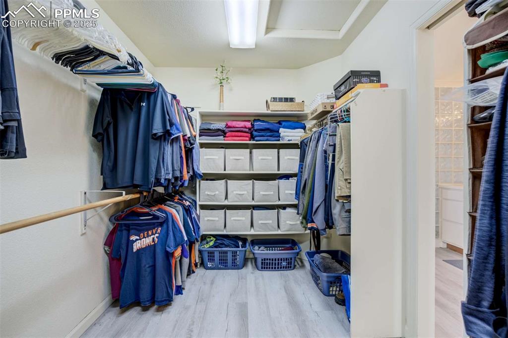 Image 31 of 49: Closet