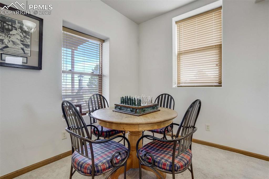 Image 34 of 49: Dining Area