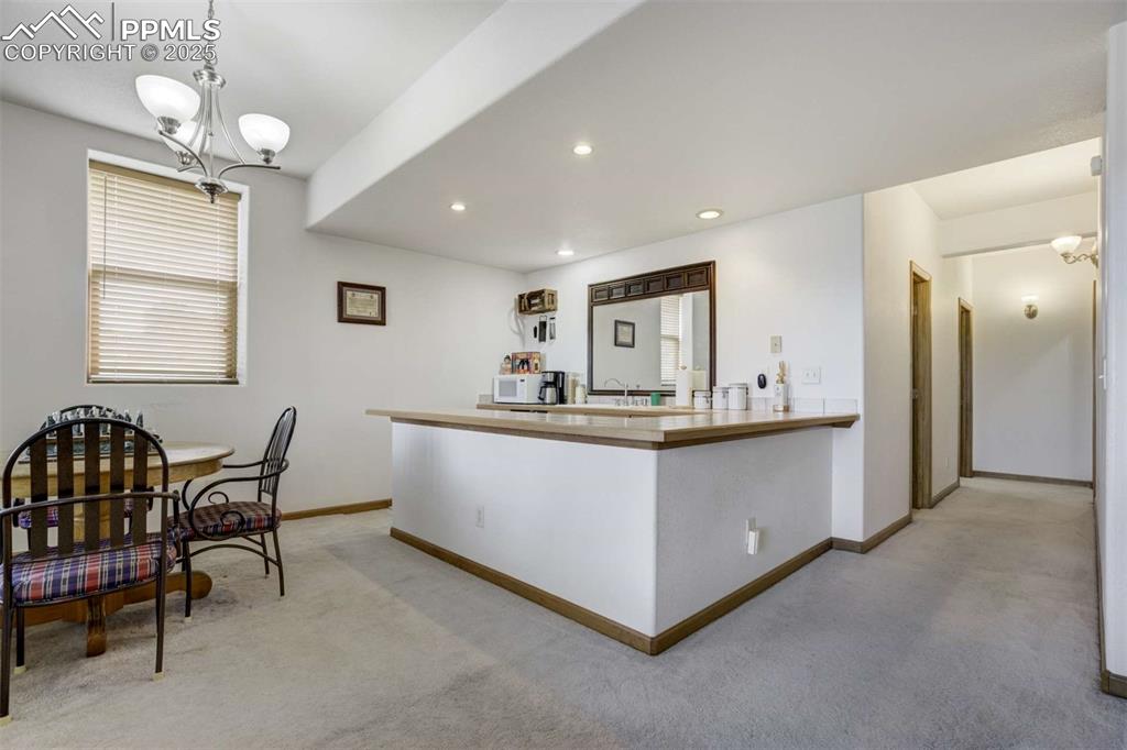 Image 35 of 49: Kitchen