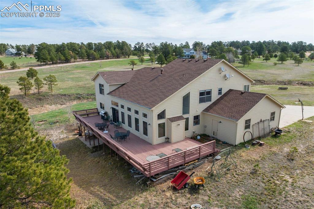 Image 47 of 49: Back of Structure