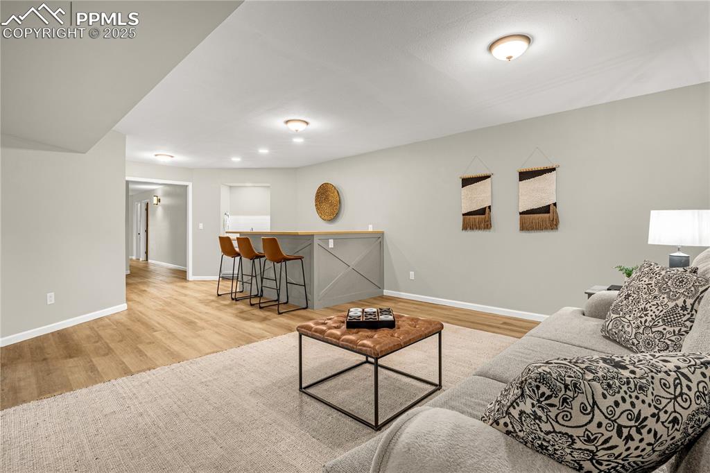 Image 26 of 42: Living Room