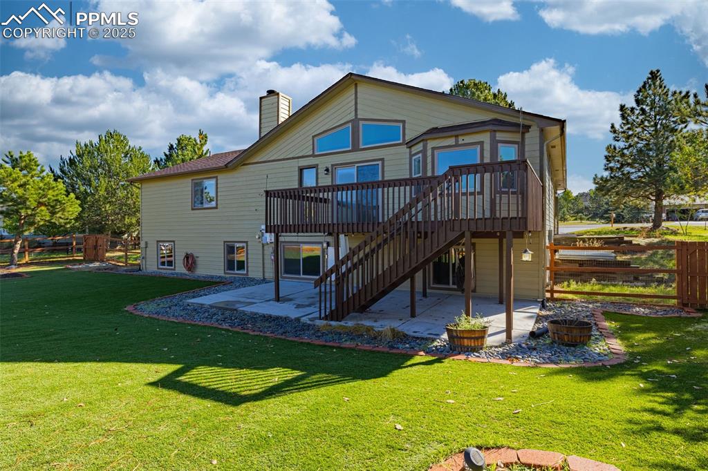 Image 38 of 42: Back of Structure