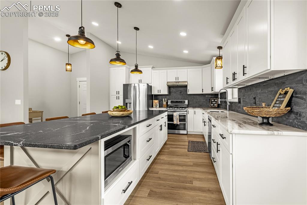 Image 4 of 42: Kitchen