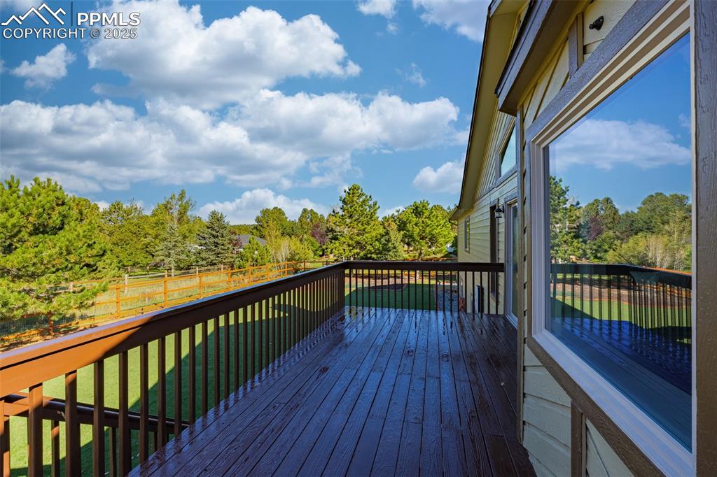 Image 41 of 42: Deck