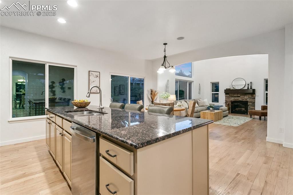 Image 12 of 43: Kitchen