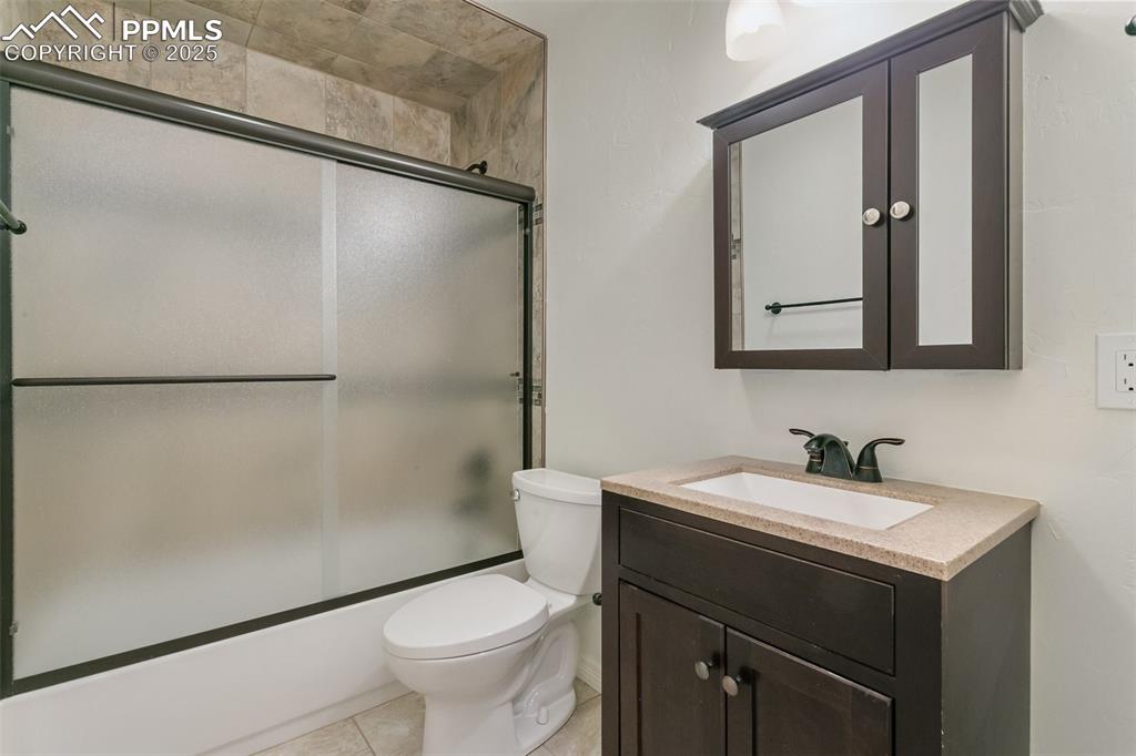 Image 31 of 43: Basement full bath 