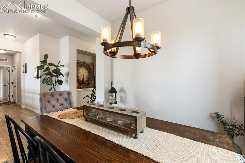 Image 21 of 47: Dining Room