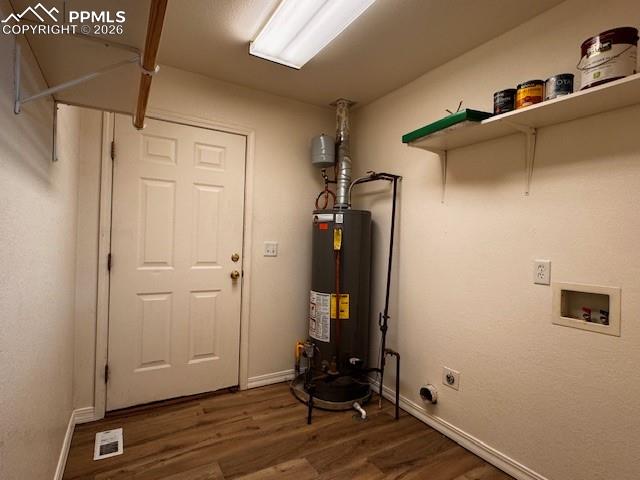 Image 10 of 13: Laundry