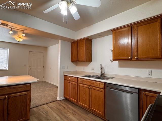 Image 5 of 13: Kitchen