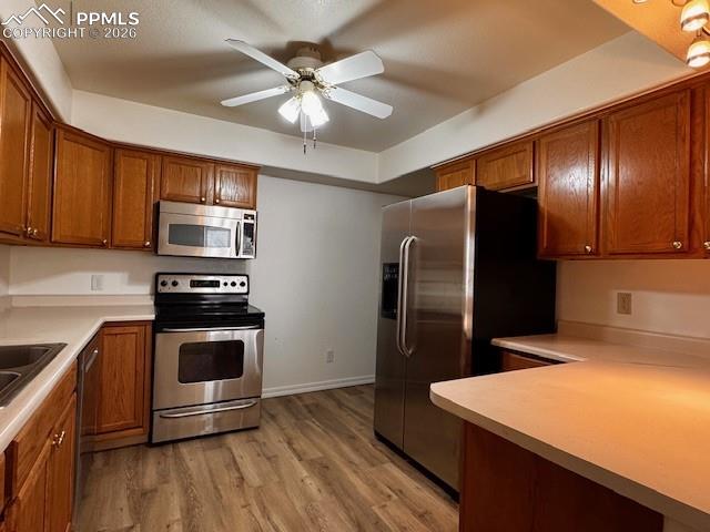 Image 6 of 13: Kitchen