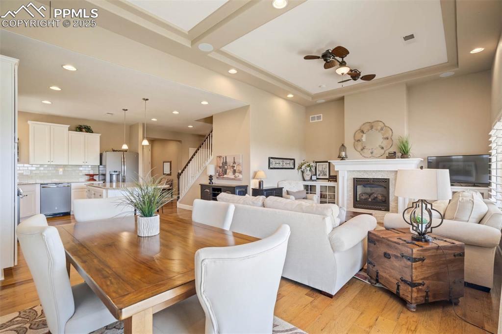 Image 18 of 48: Dining Area