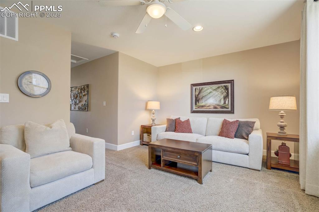 Image 39 of 48: Living Room