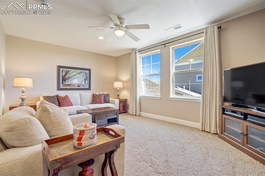 Image 40 of 48: Living Room