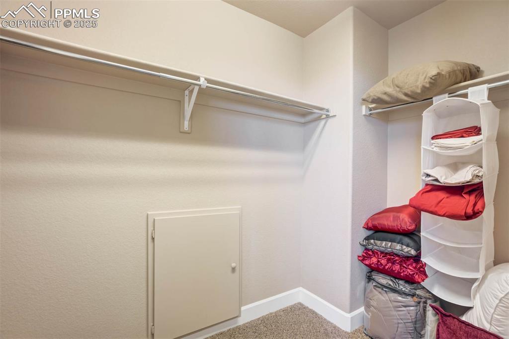 Image 46 of 48: Closet