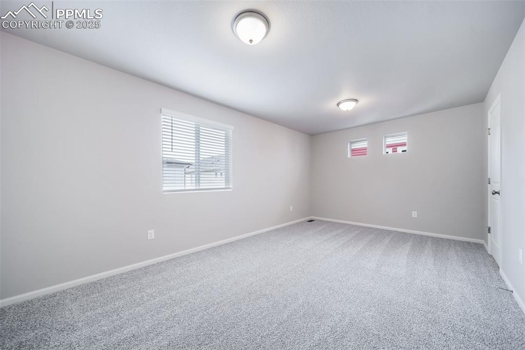 Image 17 of 21: Photos of model home