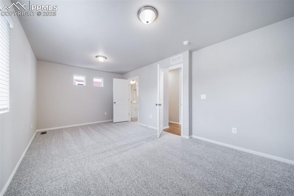 Image 19 of 21: Photos of model home