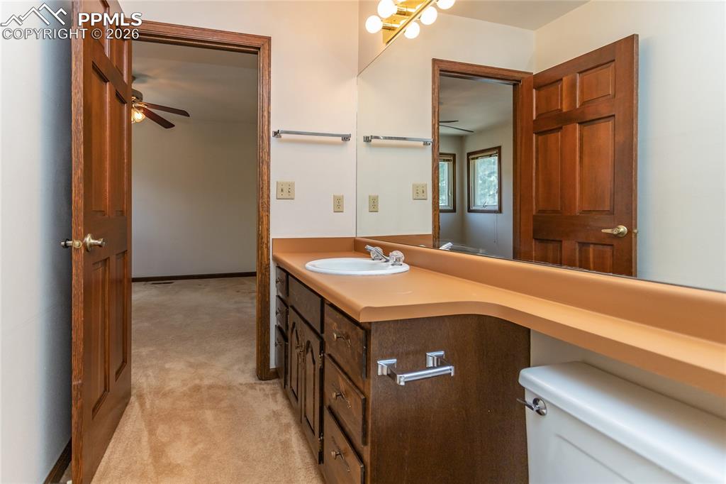 Image 30 of 43: Bathroom