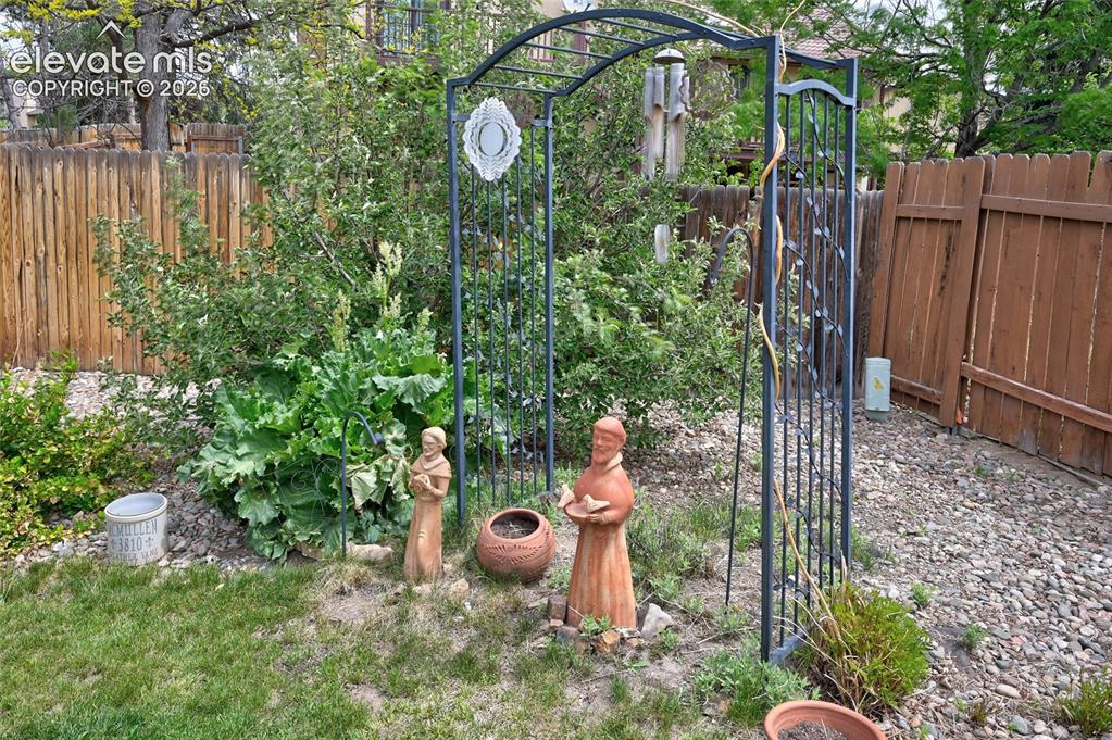 Image 37 of 38: Garden