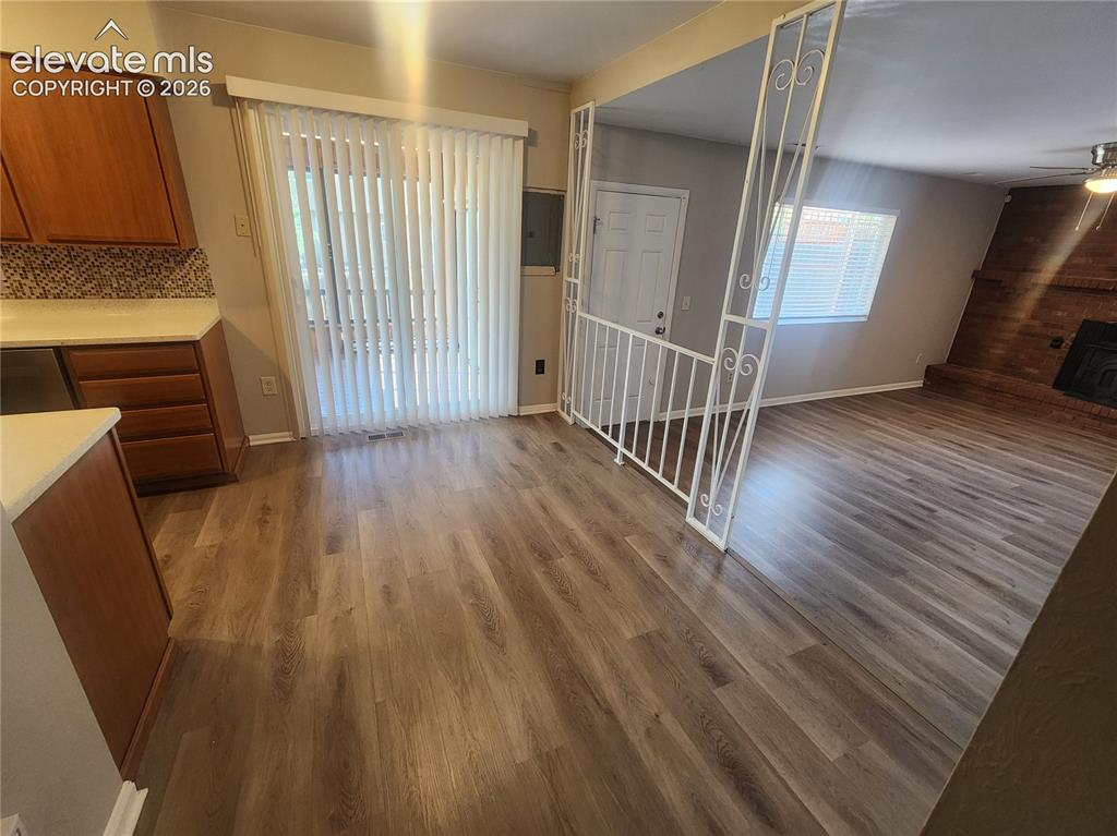 Image 9 of 27: Dining Room