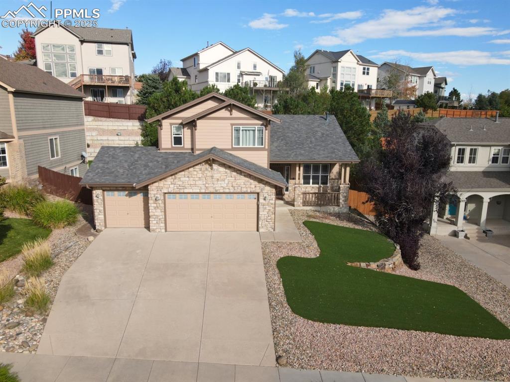 Image 6 of 43: Huge Driveway