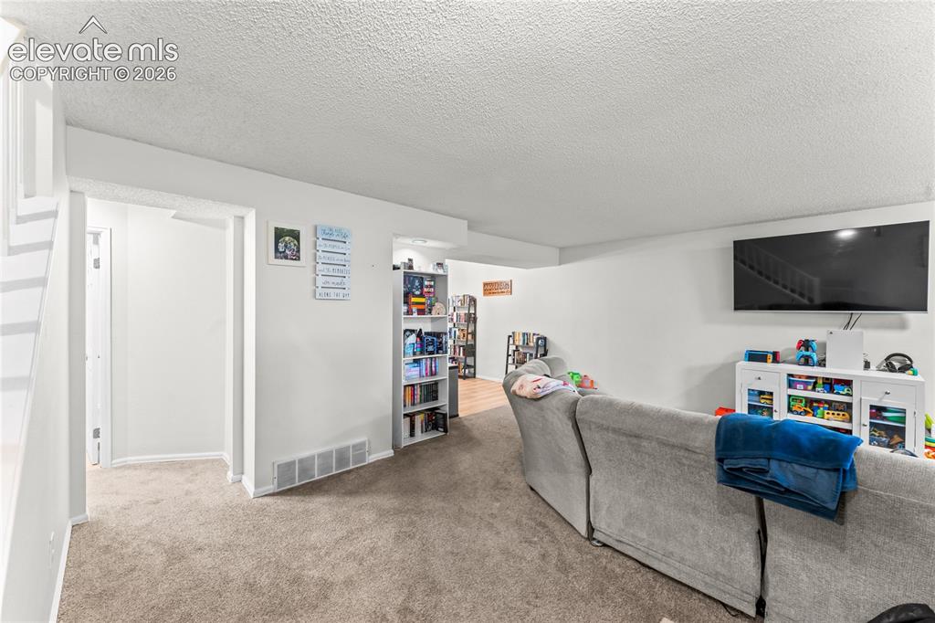 Image 6 of 32: Living Room