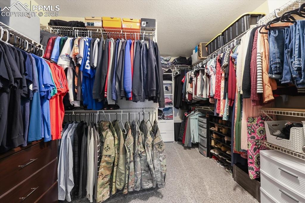 Image 34 of 43: Closet