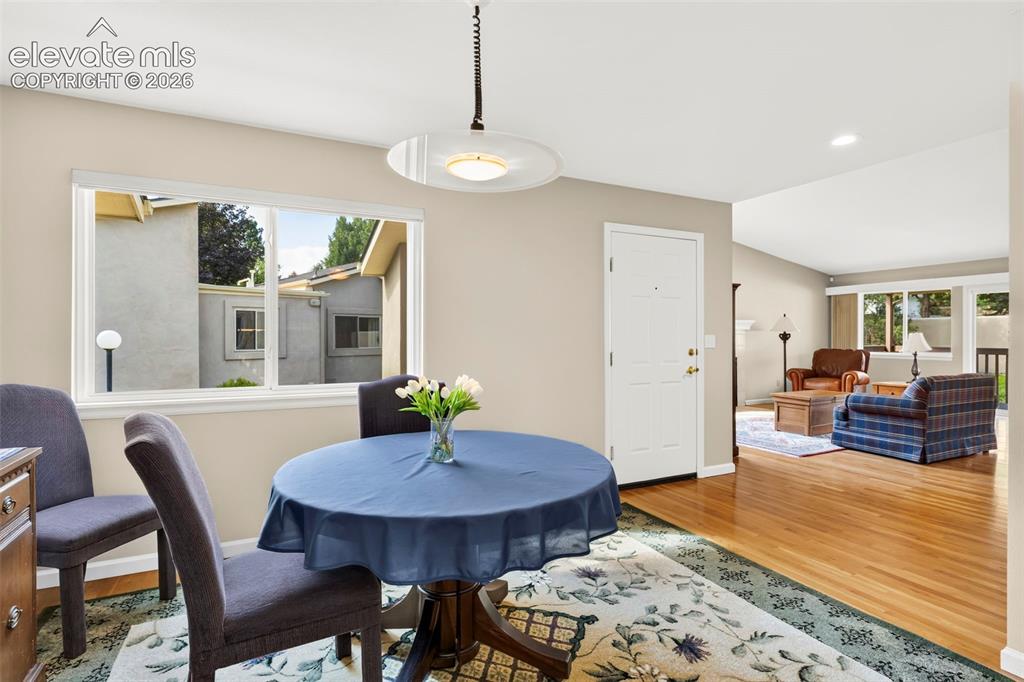 Image 12 of 28: Dining Area