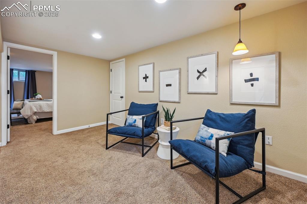 Image 19 of 31: Family Room