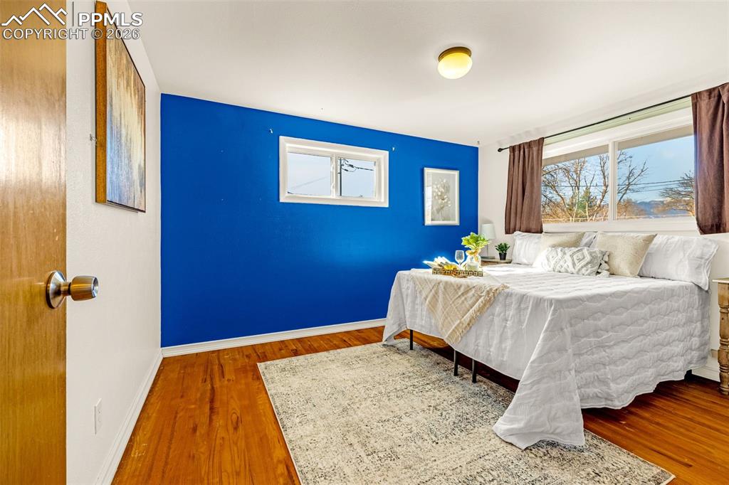 Image 3 of 27: Bedroom