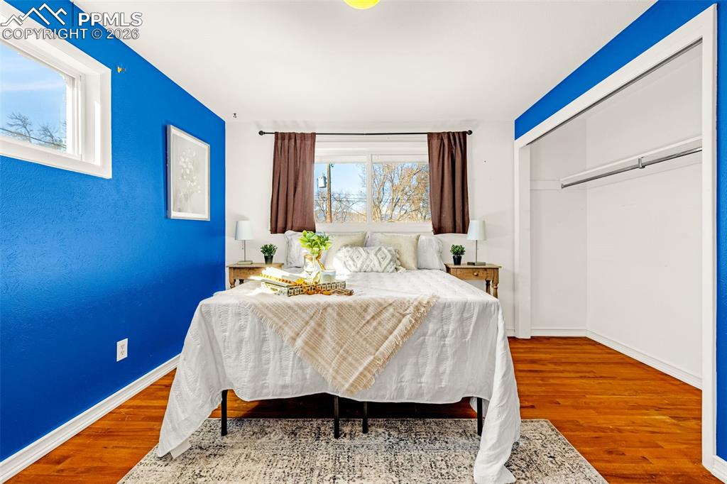 Image 4 of 27: Bedroom