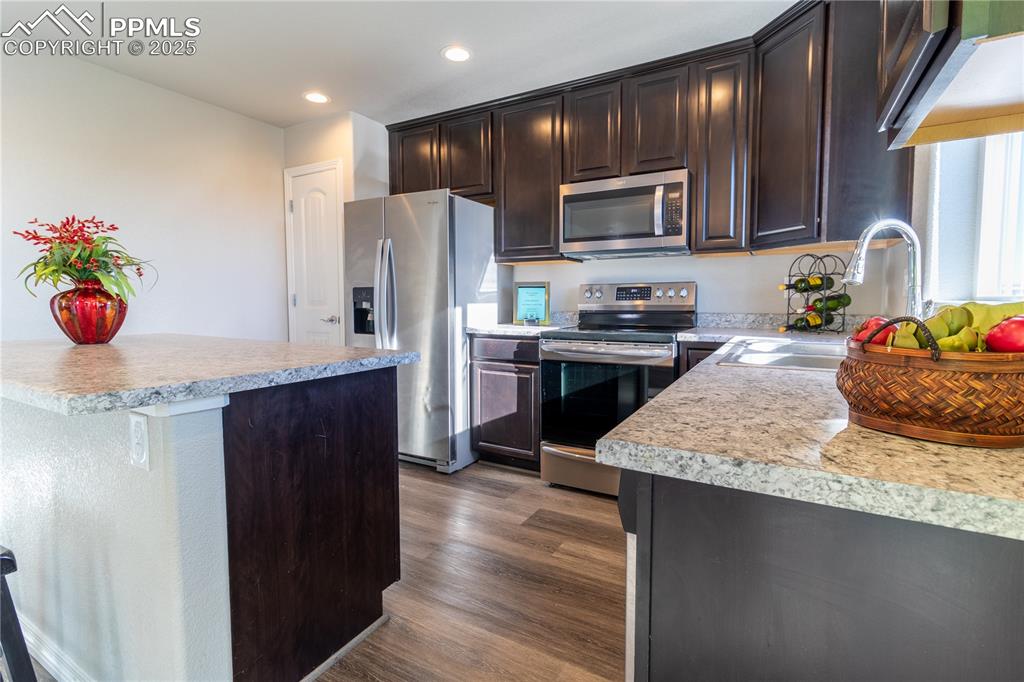 Image 10 of 39: Kitchen