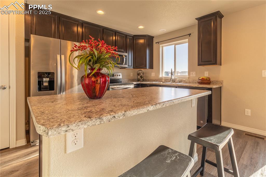Image 12 of 39: Kitchen