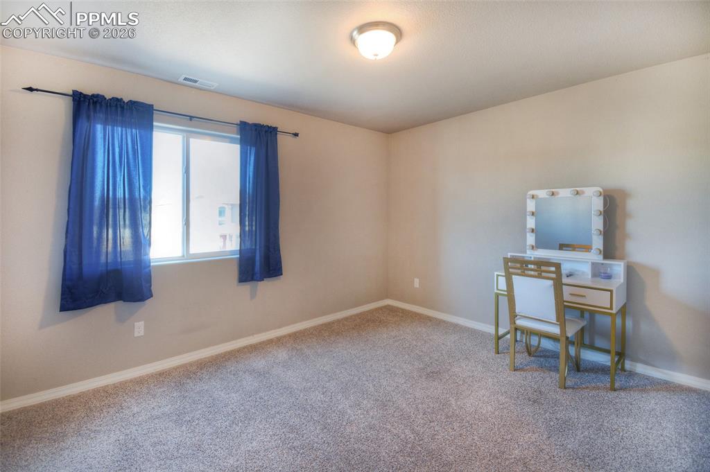 Image 20 of 26: Office