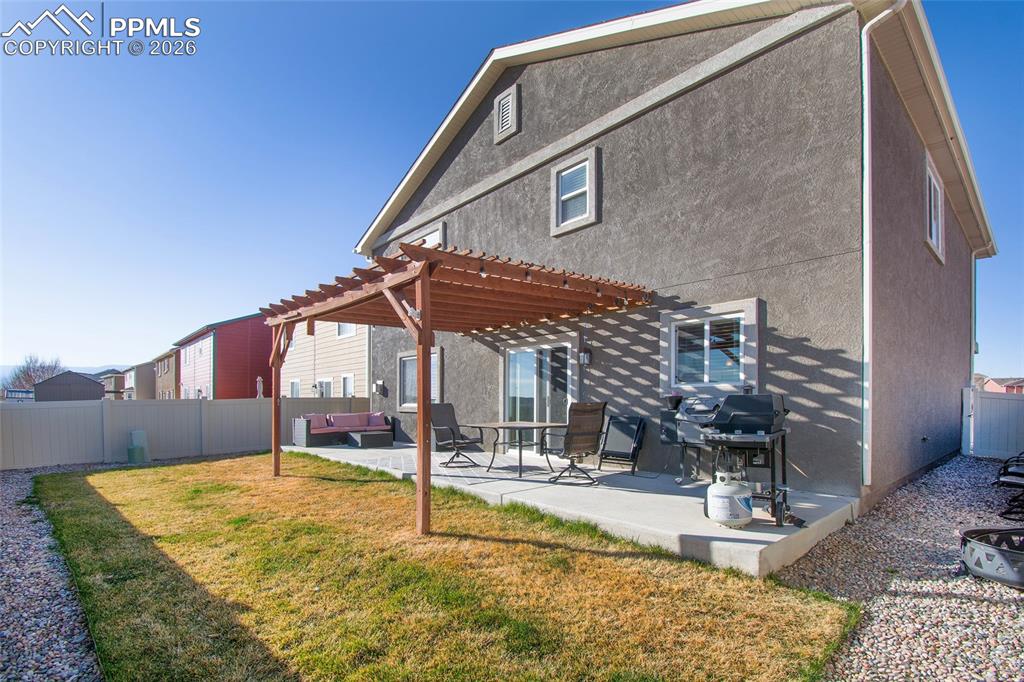 Image 23 of 26: Back of Structure