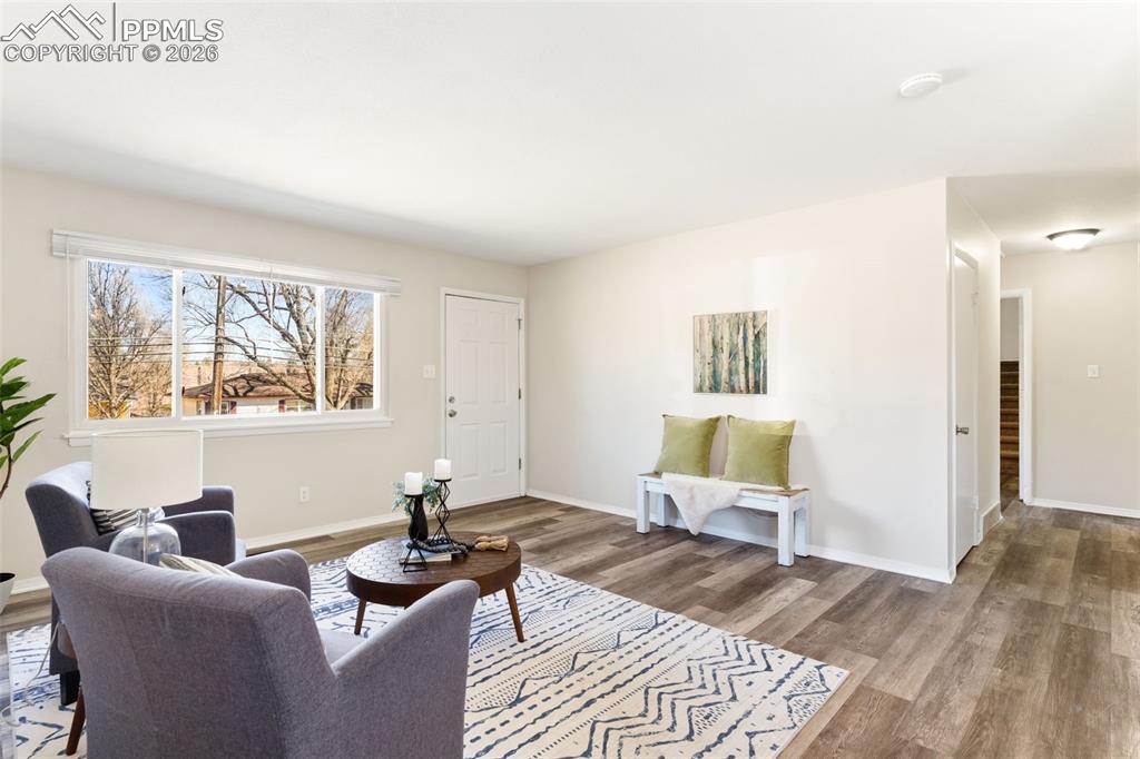 Image 2 of 31: Living Room