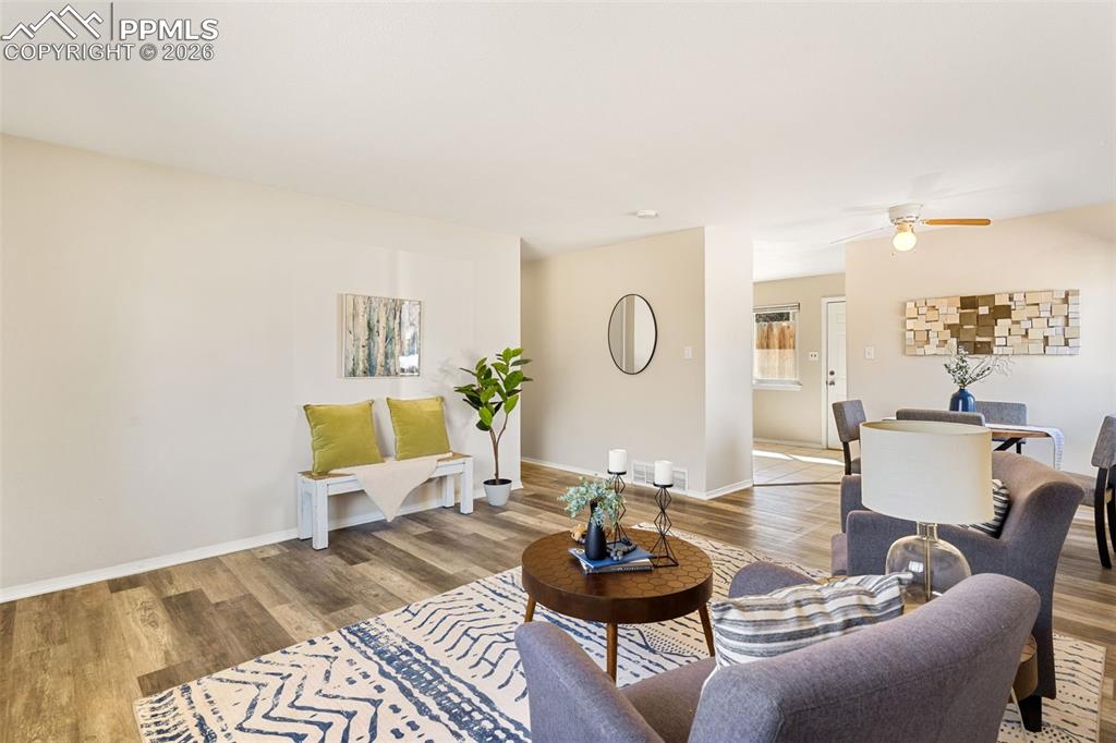 Image 4 of 31: Living Room