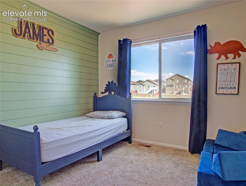 Image 13 of 28: Bedroom