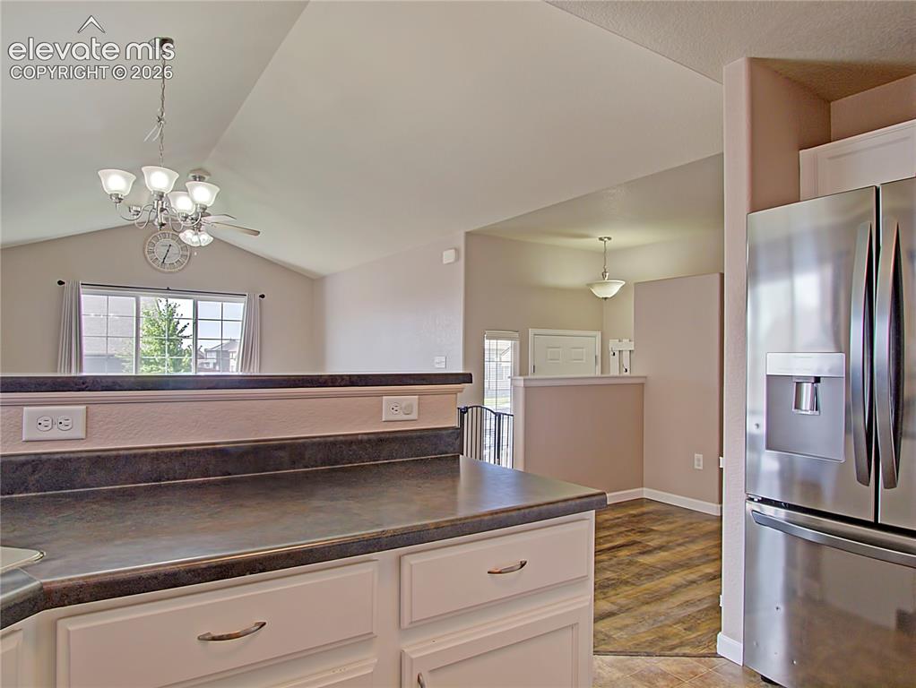 Image 9 of 28: Kitchen