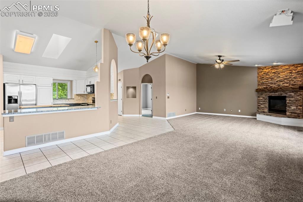 Image 29 of 37: Dining Area