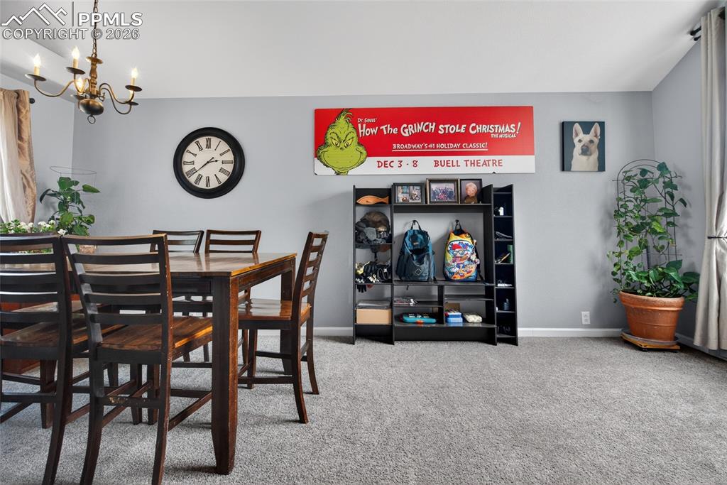 Image 15 of 50: Dining Area