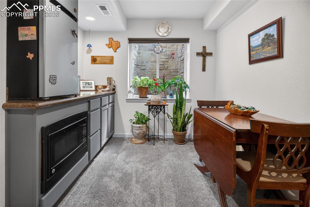 Image 44 of 50: Dining Area