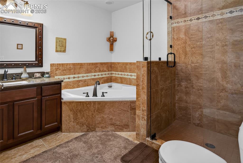 Image 47 of 50: Bathroom