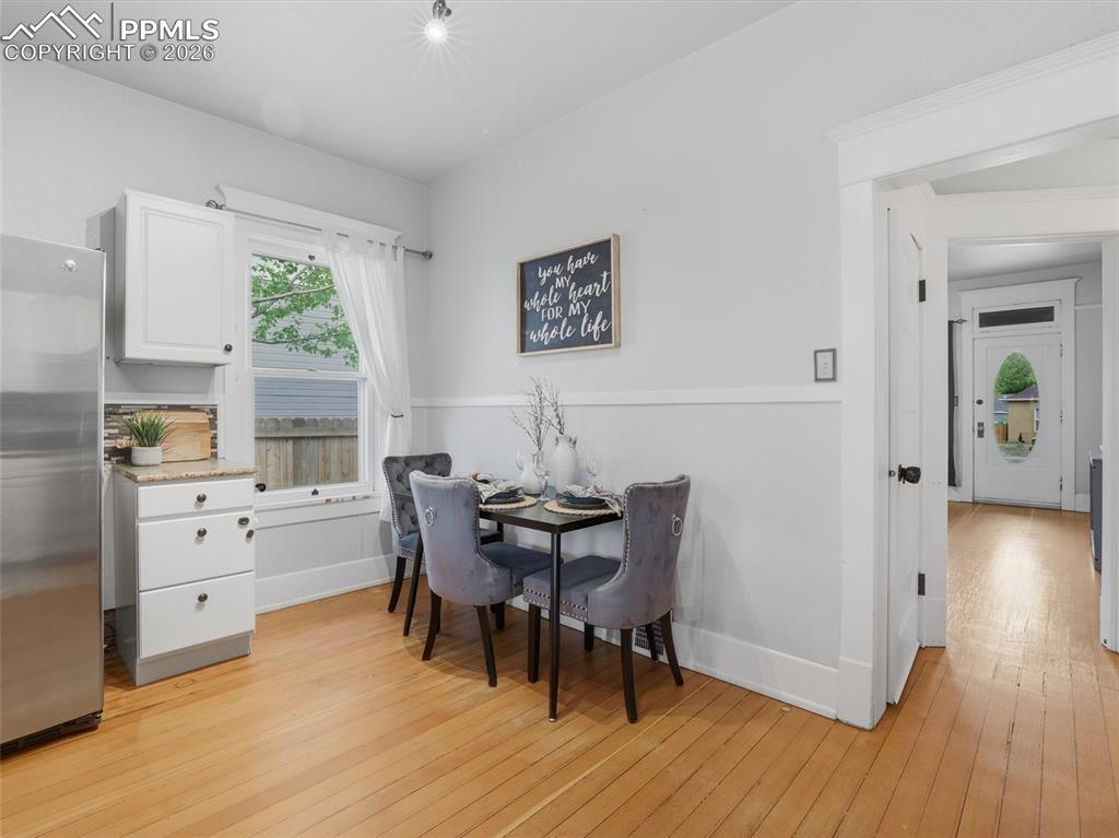 Image 10 of 43: Dining Area
