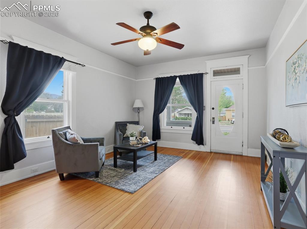 Image 5 of 43: Sitting Room