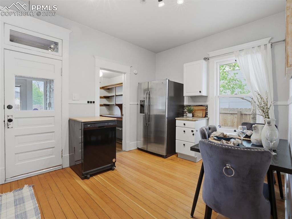 Image 7 of 43: Kitchen