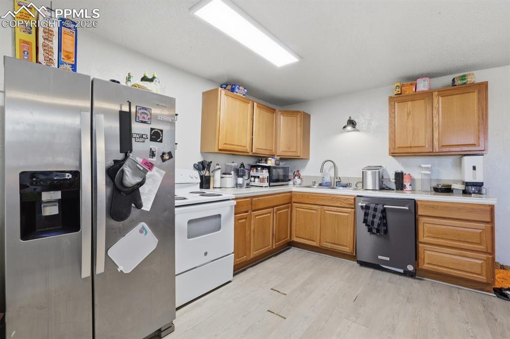 Image 23 of 31: No Description Available