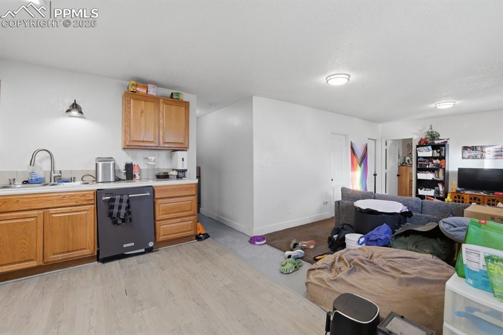 Image 24 of 31: No Description Available