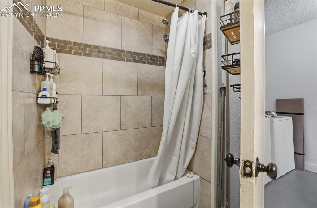 Image 26 of 31: No Description Available