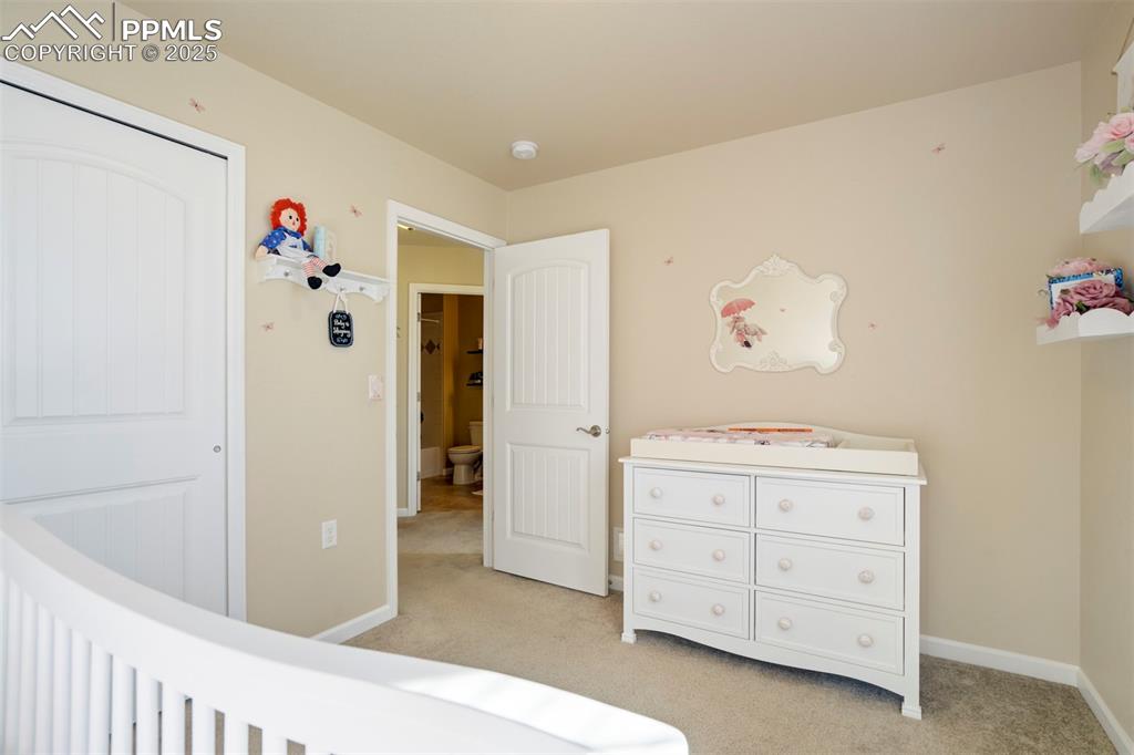 Image 30 of 50: Bedroom